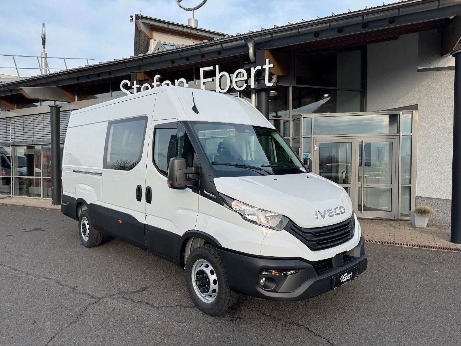 Fahrzeugabbildung Iveco Daily 35S16 A8 *DoKa*Automatik*AHK*R3.520mm*