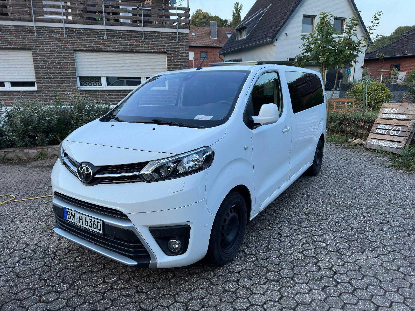 Toyota Proace (Verso) 9-Sitzer  TÜV 02/28