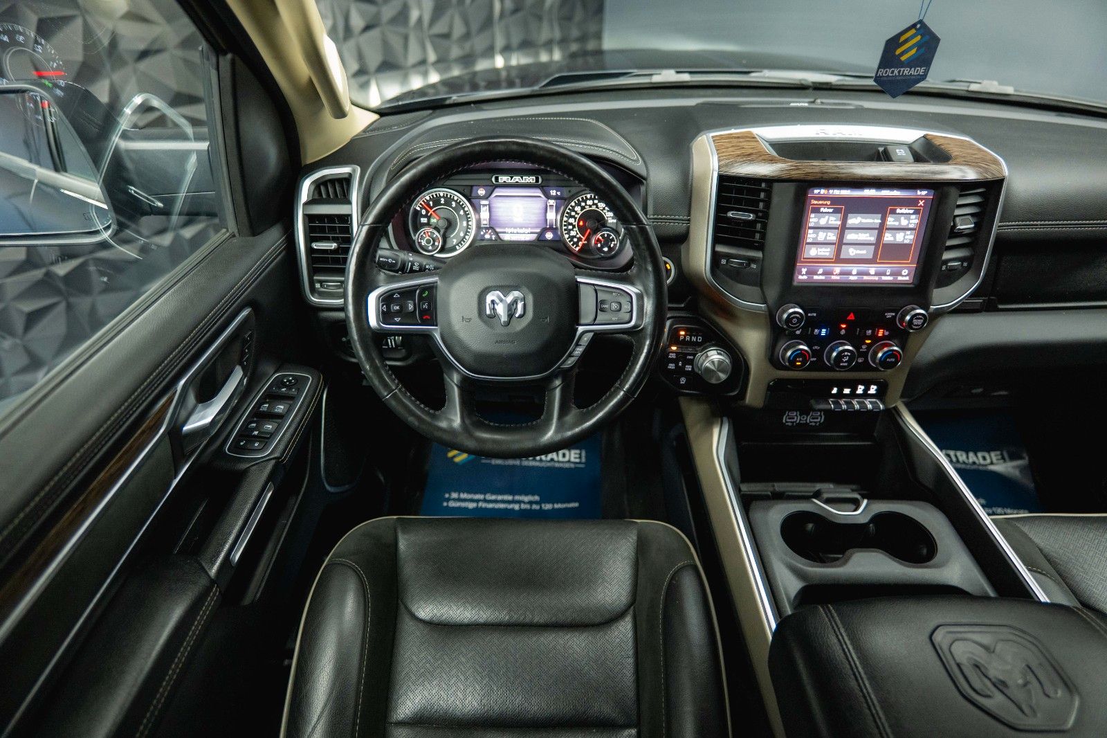 Fahrzeugabbildung Dodge RAM 5.7 V8 HEMI 4x4 Offroad LARAMIE Night 19%