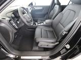 Volvo XC 40 B4 Mild-Hybrid Benzin Ultimate Dark Autom. - Volvo XC40: Ultimate Dark