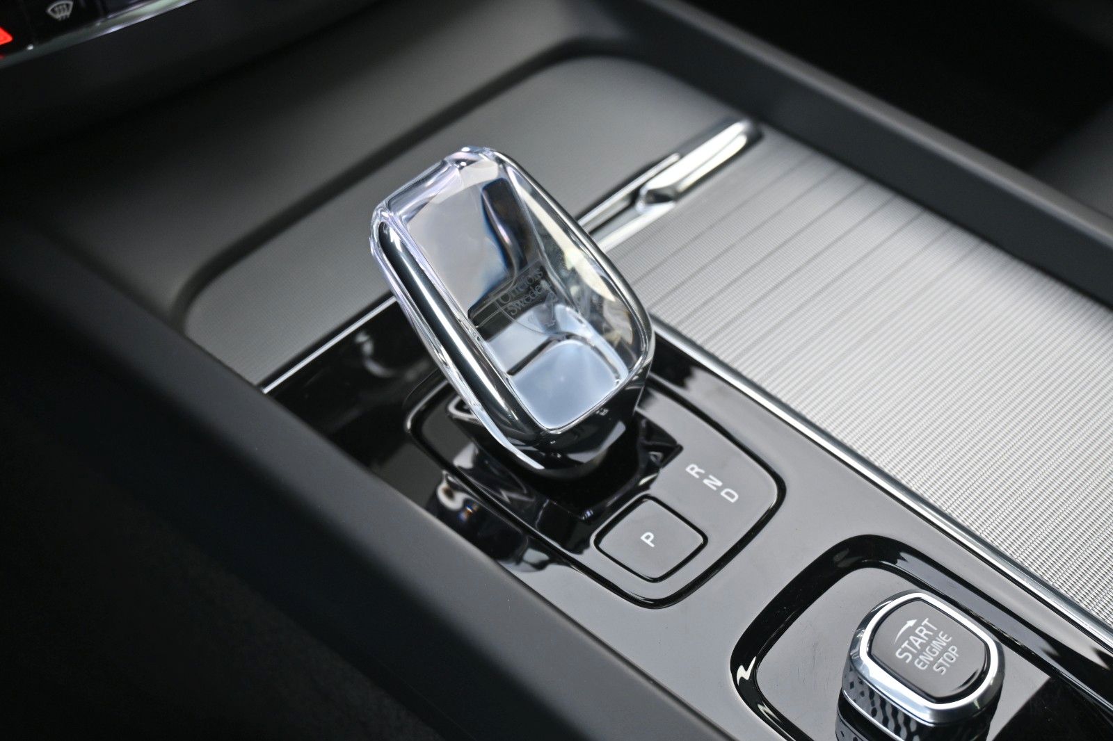 Fahrzeugabbildung Volvo XC60 B4B Plus Dark*LED*STHZ*H&K*PANO