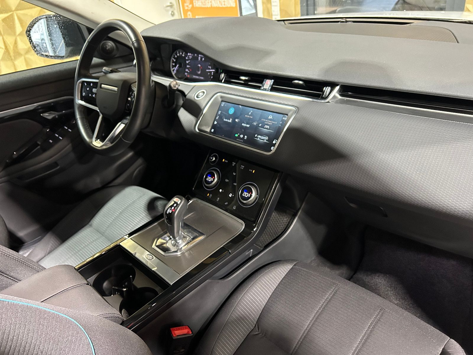 Fahrzeugabbildung Land Rover Range Rover Evoque Basis/PANO/APPLE/KAMERA/TEMPO