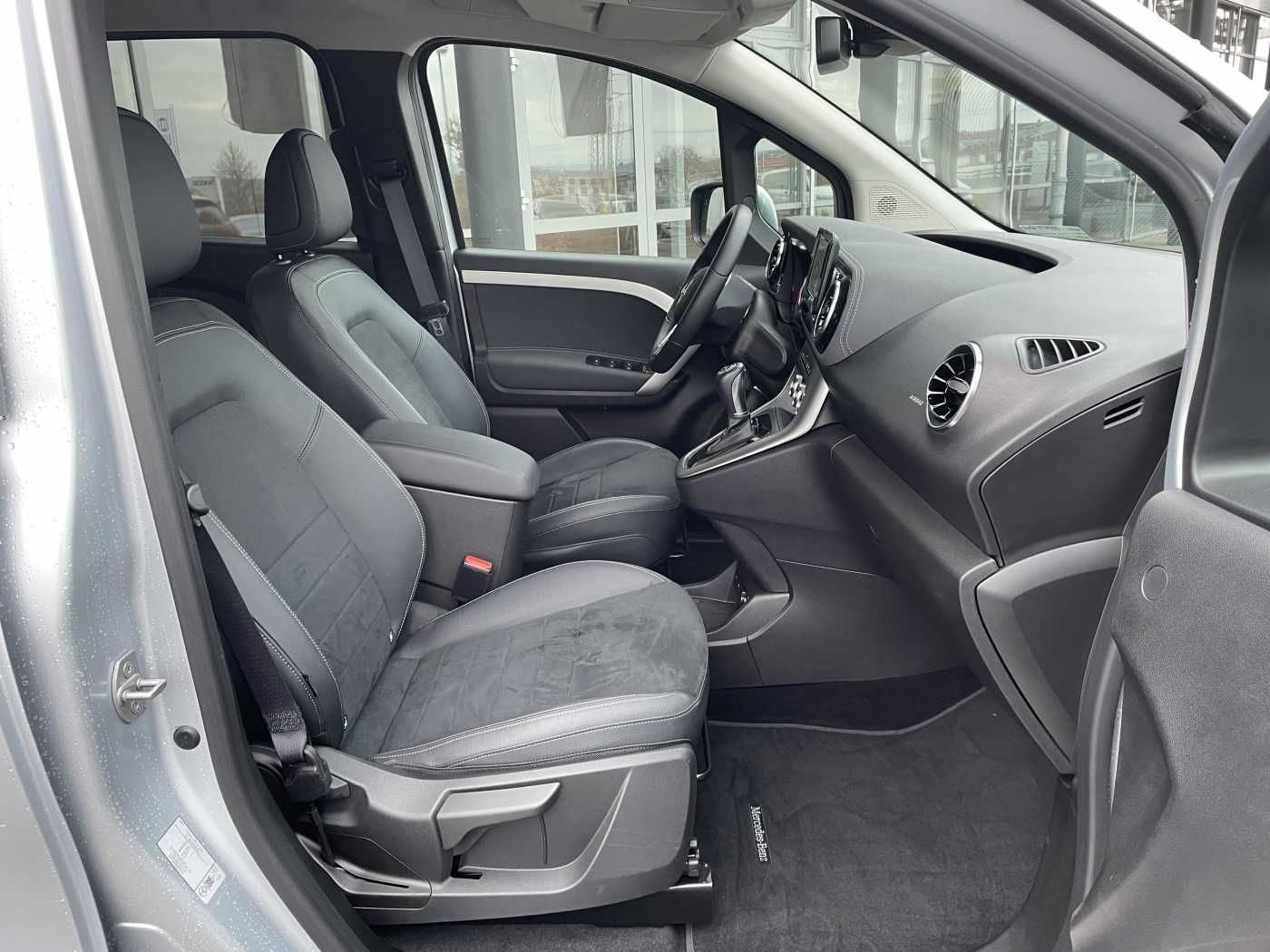 Fahrzeugabbildung Mercedes-Benz T 180 d Progressive Edition Kamera LED MBUX SHZ