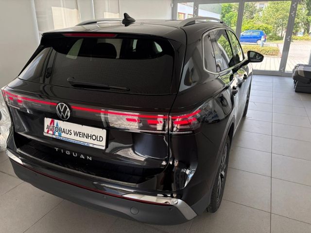 Tiguan  Elegance 2.0 TDI MATRIX CLI AHK PANO SHZ