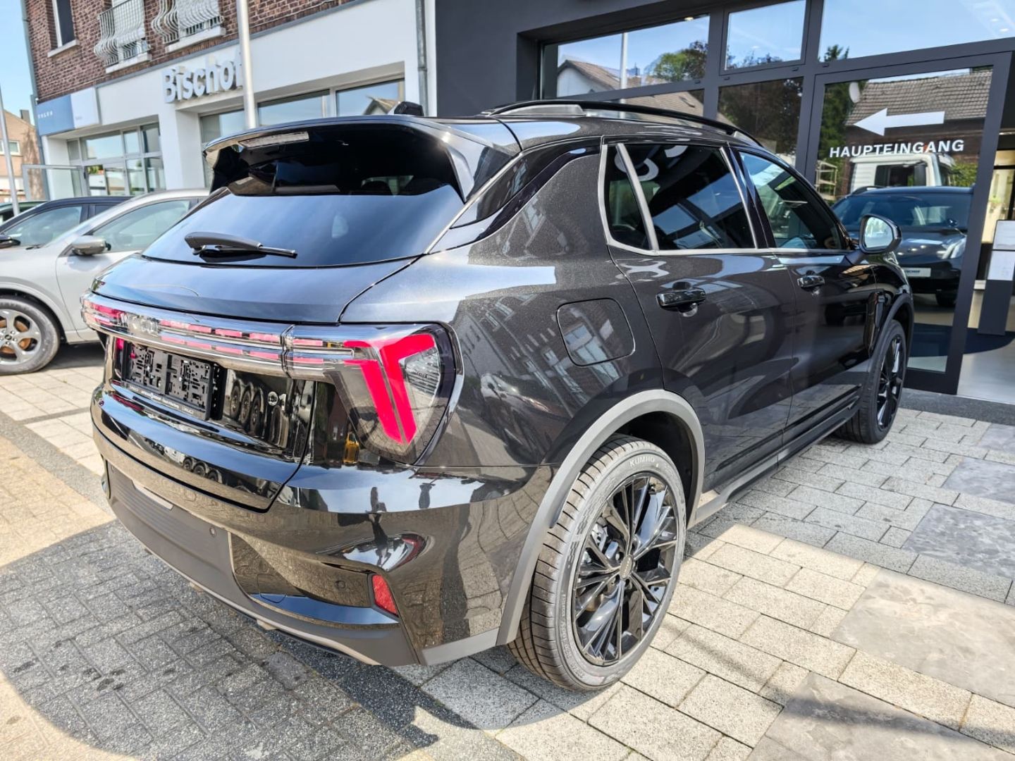 Lynk & Co 01