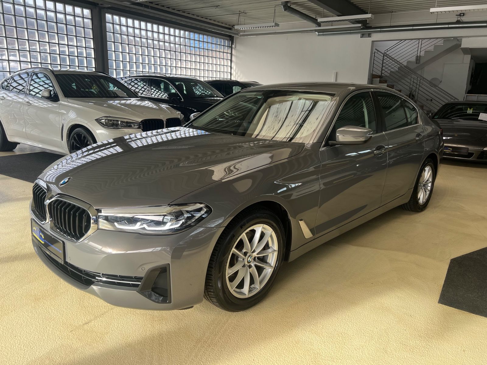 Fahrzeugabbildung BMW 520 d Lim. Mild Hybrid *SITZBELÜFTUNG*MEMORY*