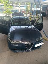 Alfa Romeo Giulia Super 2.2 Diesel 132 kW Super - Alfa Romeo Giulia in Köln