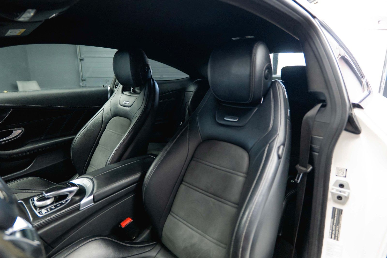 Fahrzeugabbildung Mercedes-Benz C 63 AMG Coupe Edition 1 Night Carbon *ACC*LED*