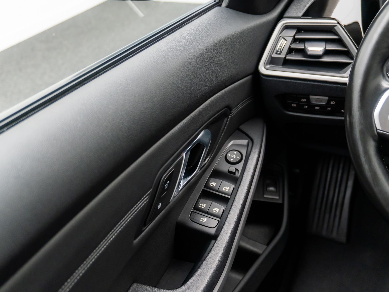 Fahrzeugabbildung BMW 320d Stop&Go Lenkradhzng LED Sportsitz M Sport
