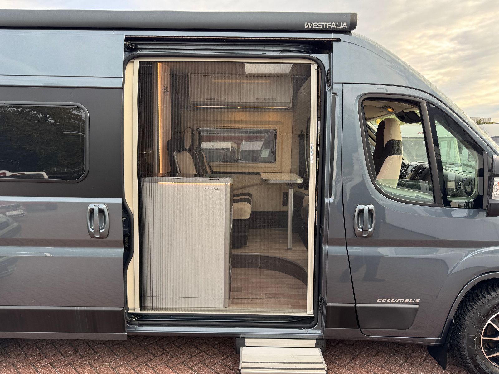 Fahrzeugabbildung Westfalia Columbus 601 D 4 SCHLAFPLÄTZE SOLAR AHK 1.HAND