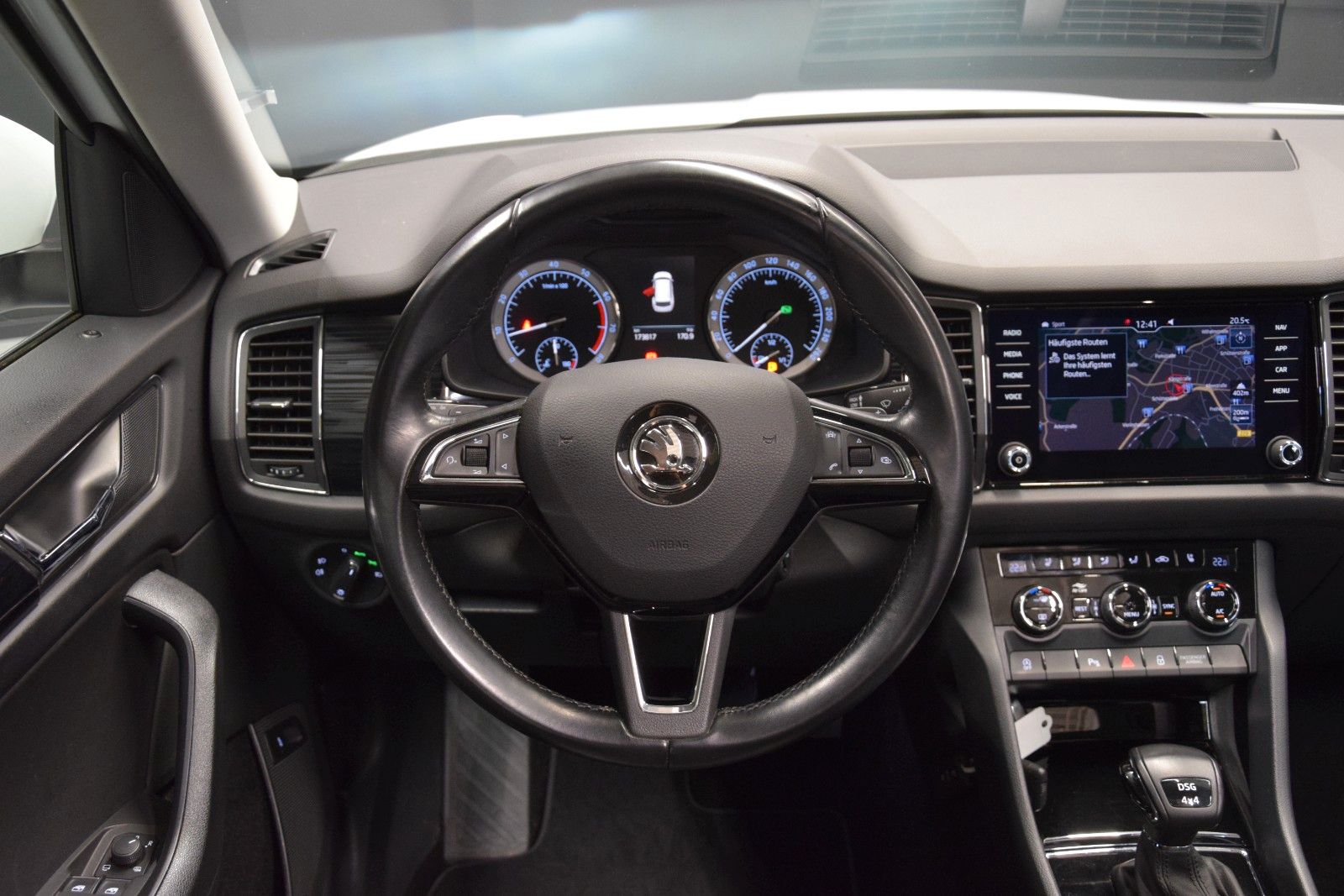 Fahrzeugabbildung SKODA Kodiaq Style 4x4 Pano LED Keyless Sitzbelüf. AHK