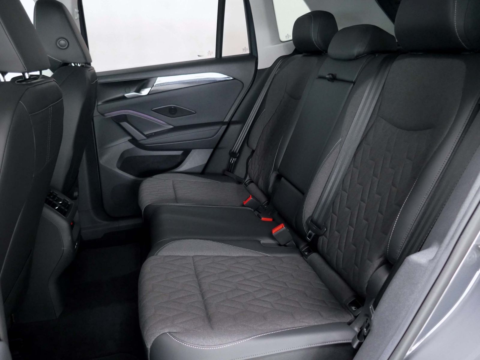 Fahrzeugabbildung Volkswagen Tiguan Life 2.0 TDI DSG | LED AHK RFK ACC