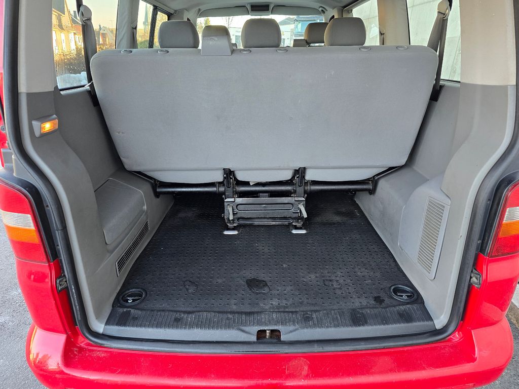 VW T5 Caravelle 9 Sitzer 1.9TDI 105PS AHK HU NEU!! VW T5 Caravelle 9 Sitzer 1.9TDI 105PS AHK HU NEU!!