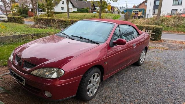 Renault Megane Cabriolet 1.6 16V - Rotes Verdeck