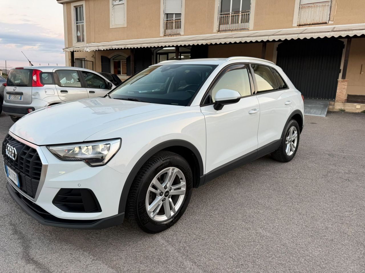 Audi Q3 35 TDI S tronic Business Advanced imagem 3