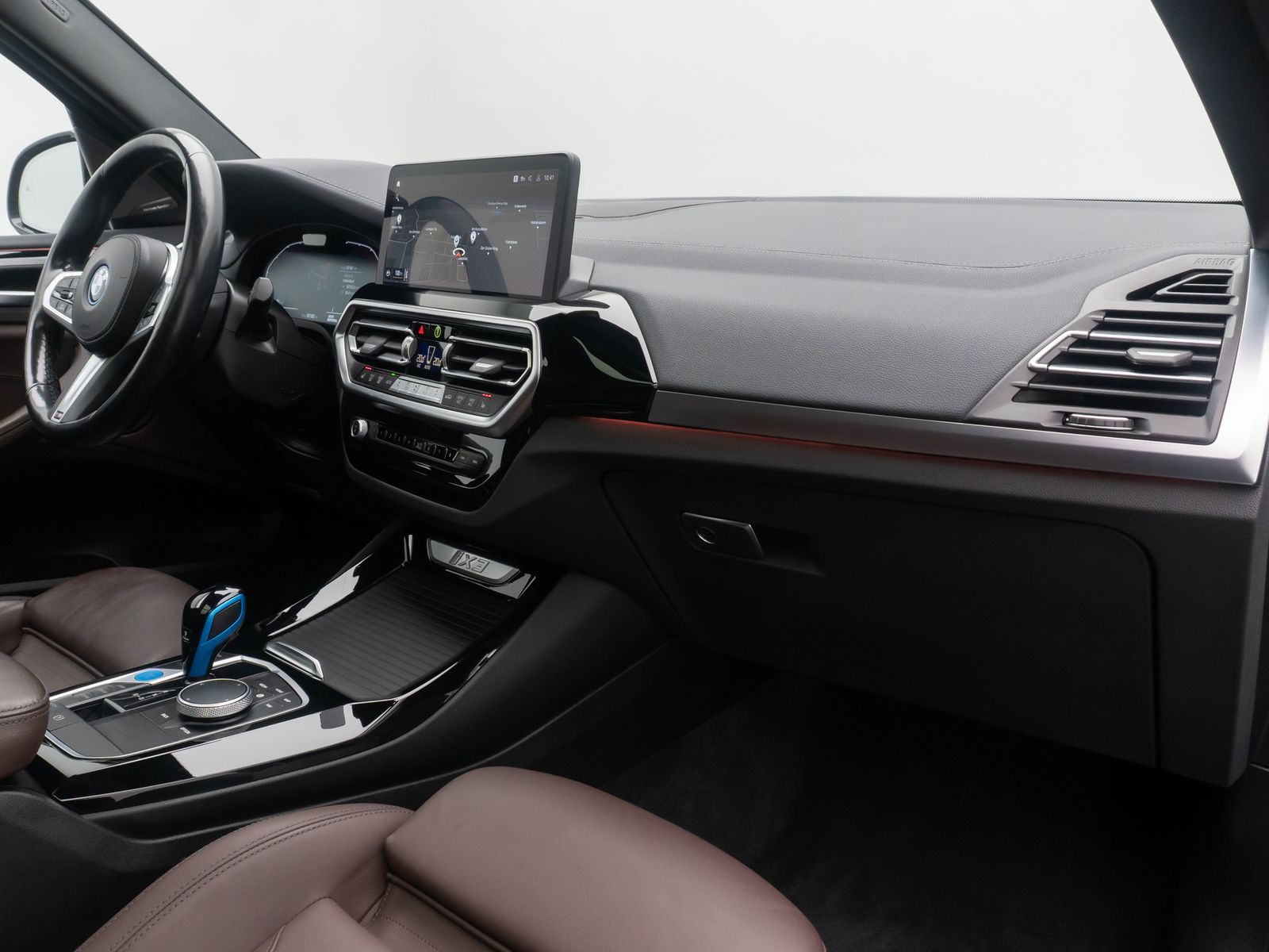 Fahrzeugabbildung BMW iX3 IMPRESSIVE 360&deg;Komfort HUD DAB Alarm Panoram