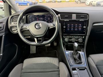 Volkswagen Golf VII Lim. Highline+LED+SHZ+Navi+Digi.Cockp.