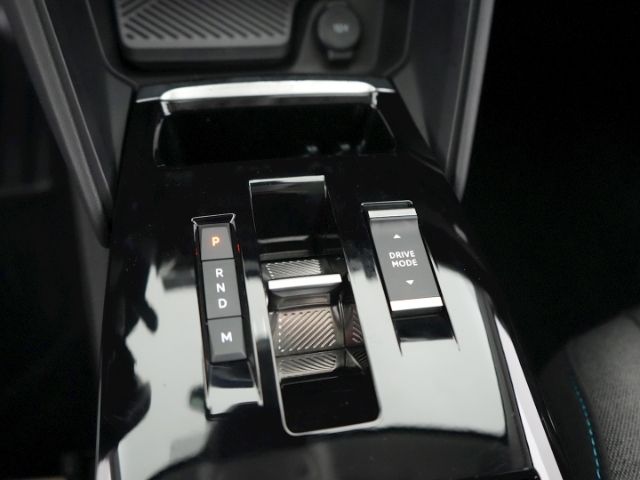 C4 SHINE BLUEHDI AT+LED LICHT+NAVI+360 GRAD KAME