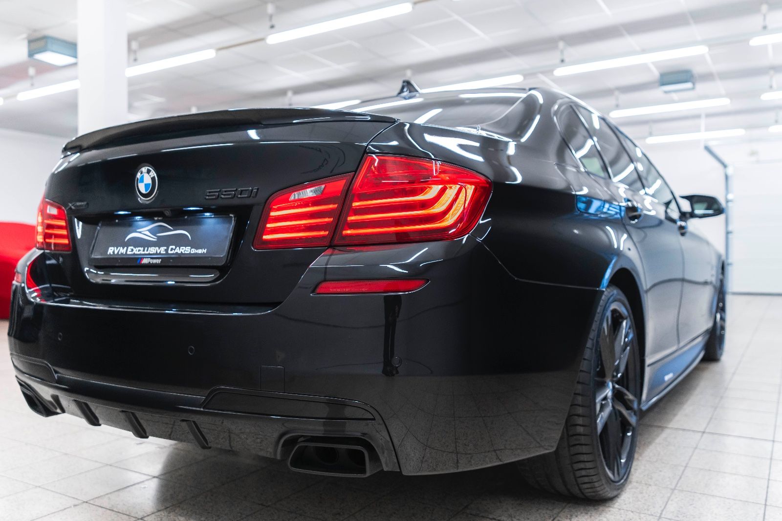 Fahrzeugabbildung BMW 550I Xdrive M-Performance HUD LED KAM NAV H&K