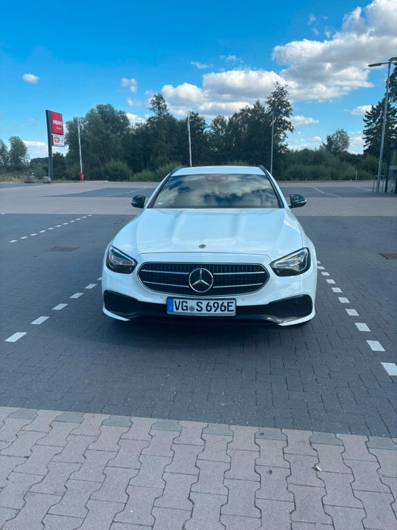 Image of Mercedes-Benz E 300
