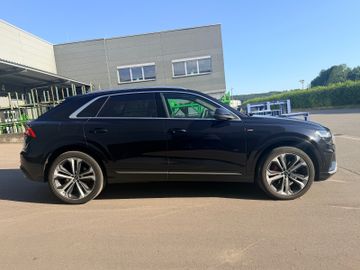 Audi Q8 - 8