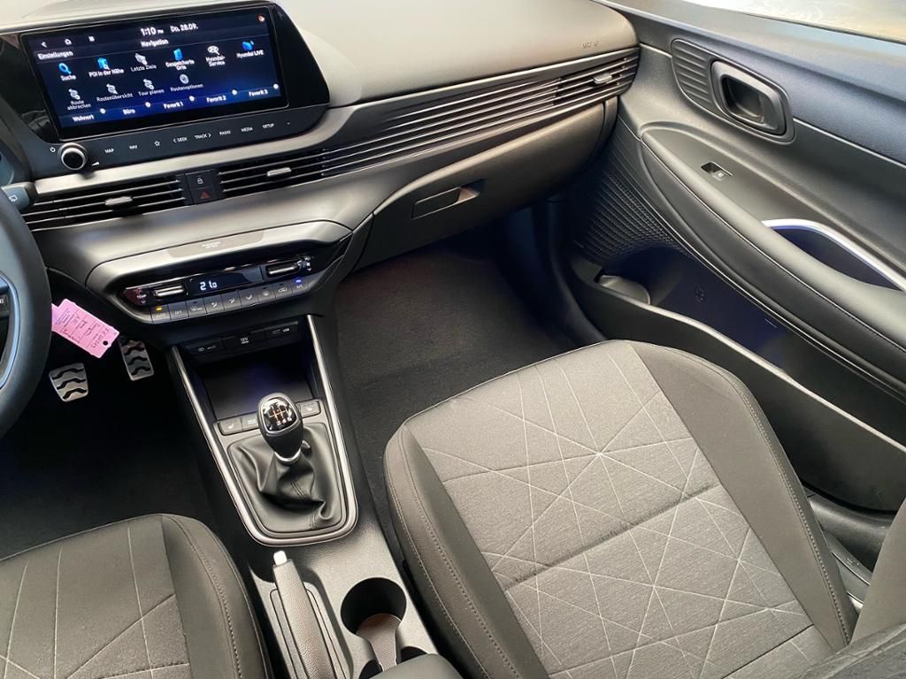Fahrzeugabbildung Hyundai BAYON 1.0 T-Gdi Connect & Go LM KlimaA W-Paket