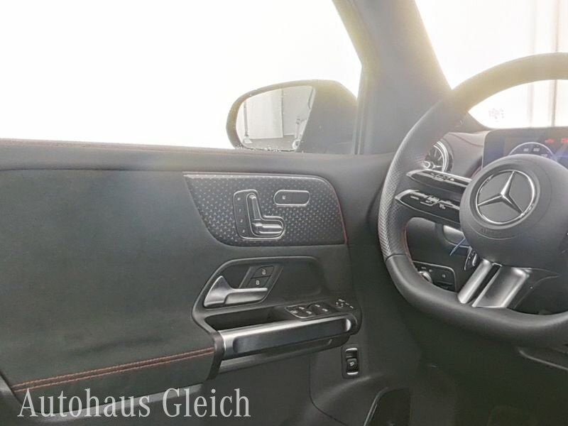 Fahrzeugabbildung Mercedes-Benz EQB 250 + AMG Line Navi/KEYLESS-Go-Paket/Klima