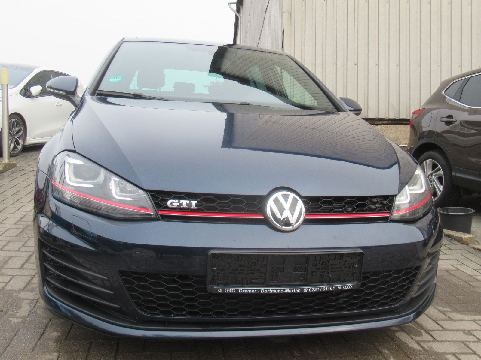 Volkswagen Golf VII Lim. GTI BMT-NAVI-XEN-LEDER-EGSD-SHZ-2.