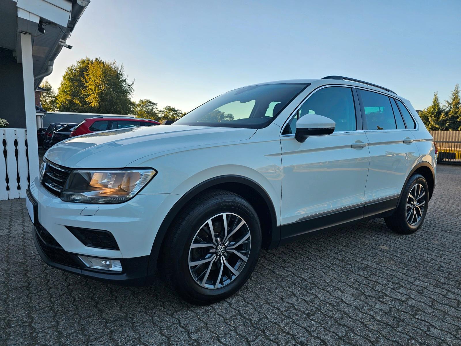Volkswagen Tiguan Comfortline Navi ACC AHK Shz PDC