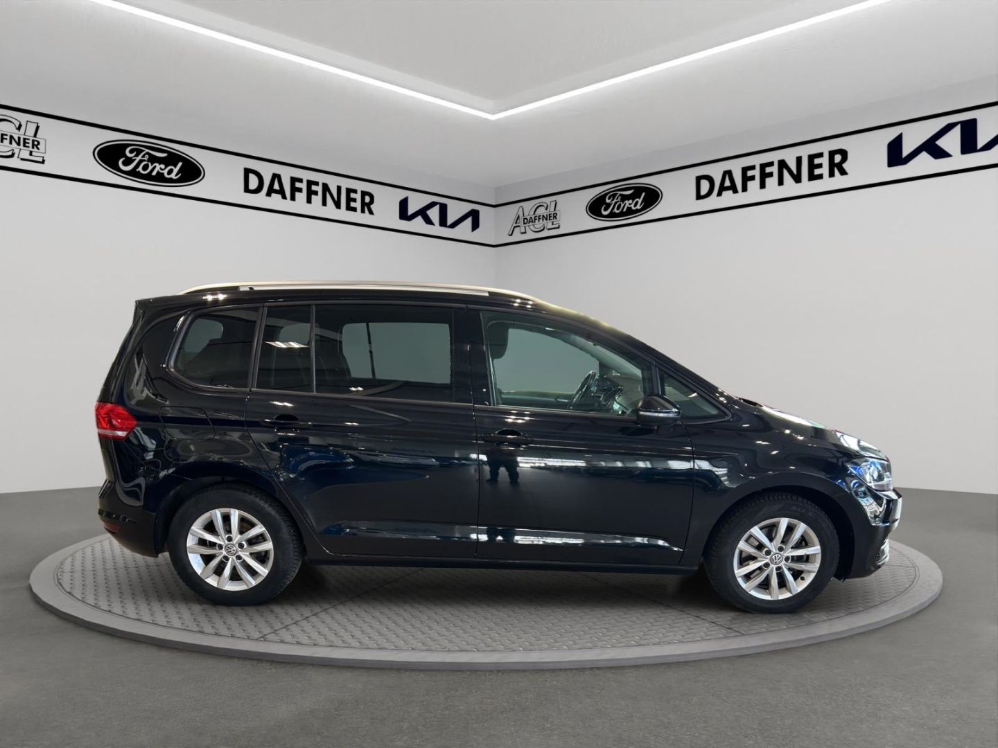 Fahrzeugabbildung Volkswagen Touran Comfortline BMT Start-Stopp