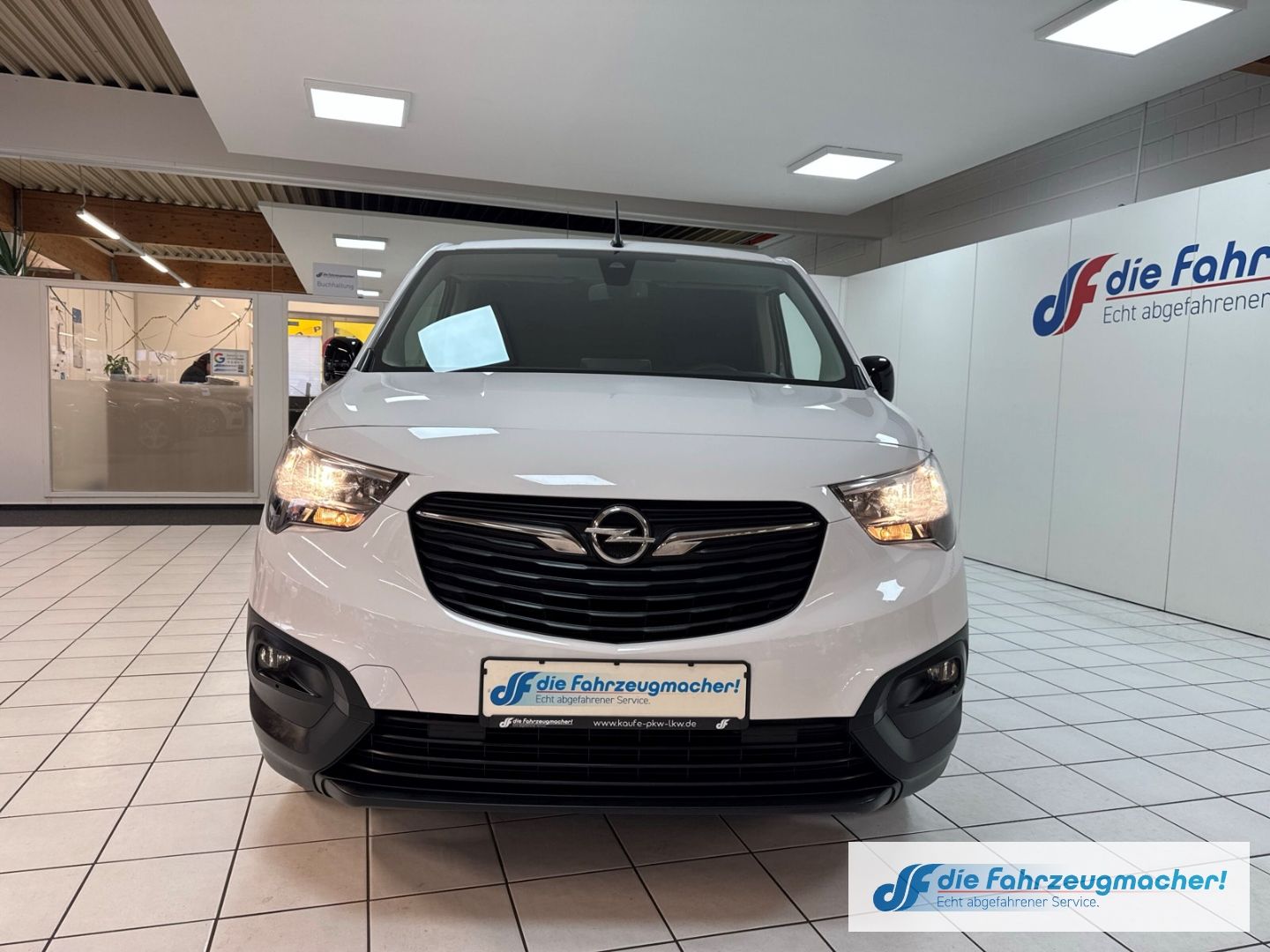 Fahrzeugabbildung Opel Combo E Cargo - e Edition XL Apple CarPlay Andro