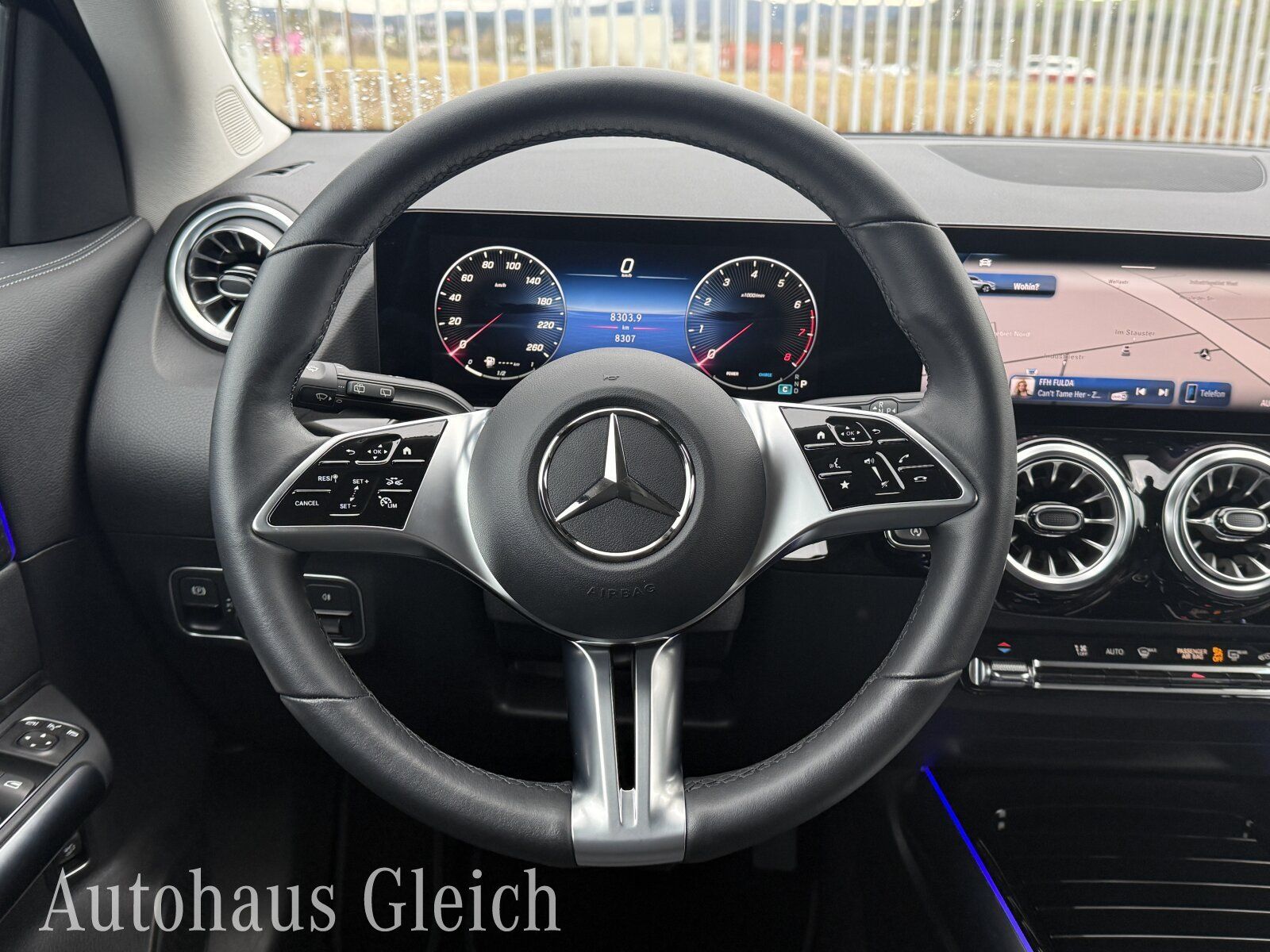 Fahrzeugabbildung Mercedes-Benz GLA 180 Progressive/Navi/Distronic/Keyless-Go/LE