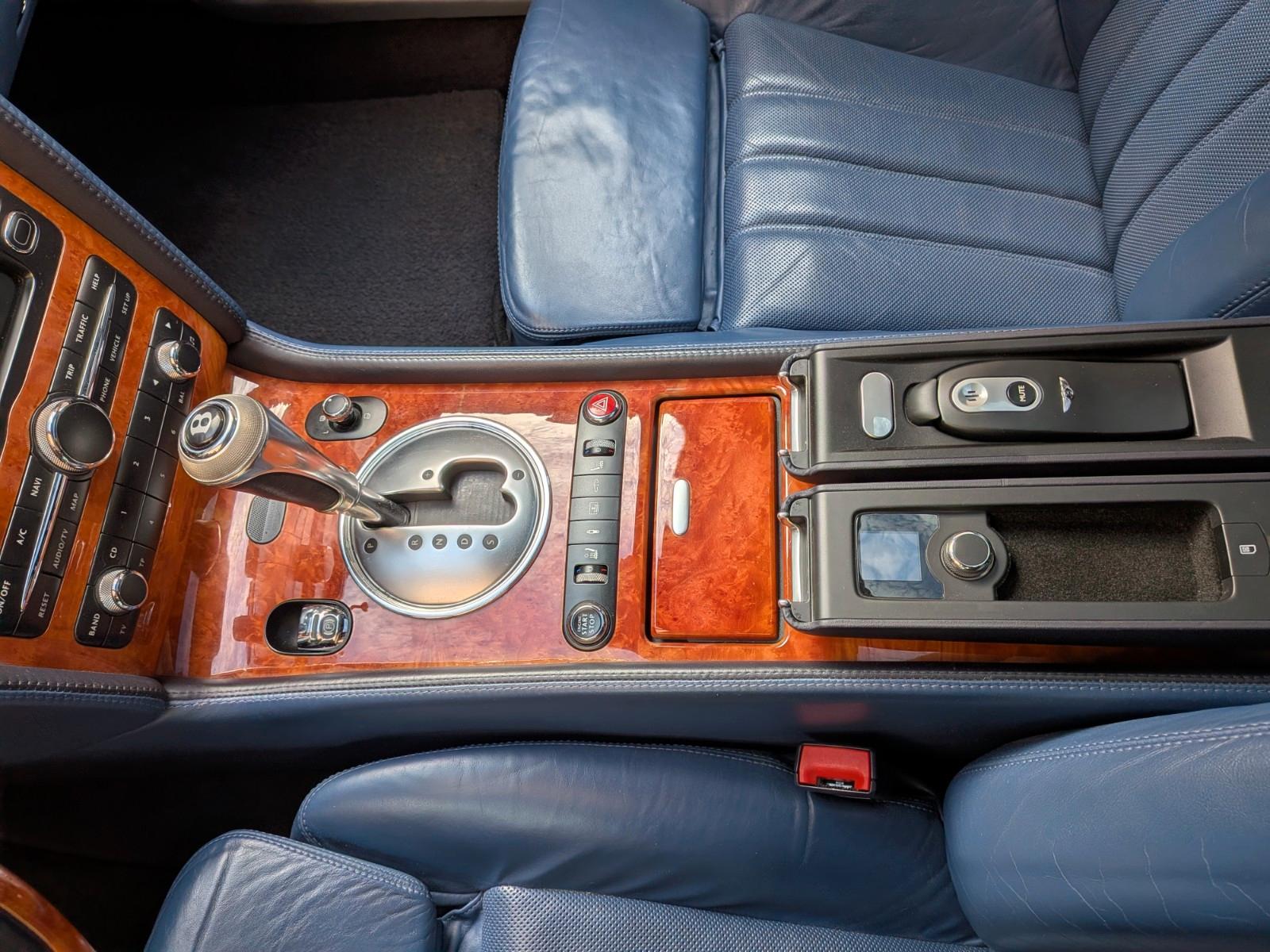 Bentley Continental Flying Spur 4-Sitzer, Vorhang, SHD