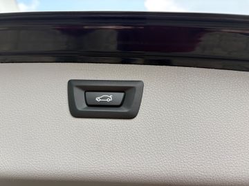 Fahrzeugabbildung BMW 318d Touring Advantage Aut. Navi PDC LED SHZ uvm