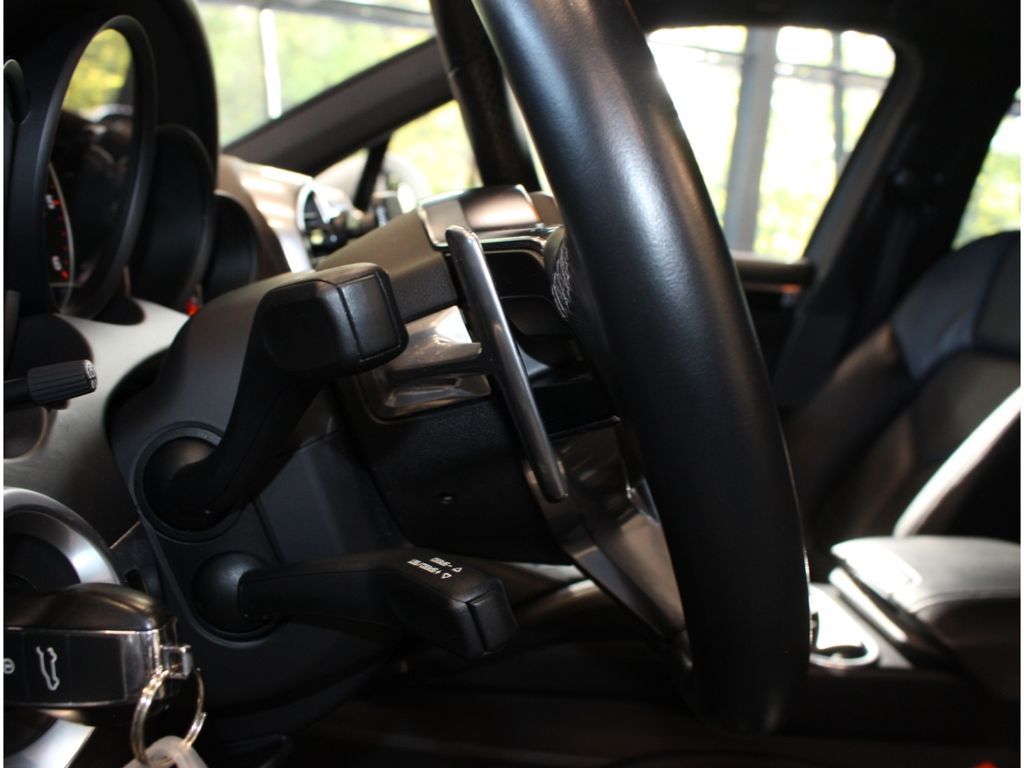 Fahrzeugabbildung Porsche Cayenne 3.0 Diesel *Pano*Standh.*Kamera