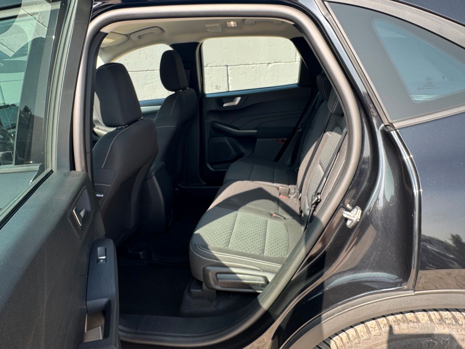 Fahrzeugabbildung Ford Kuga 1.5 EB Cool & Connect Navi CarPlay SHZ AHK