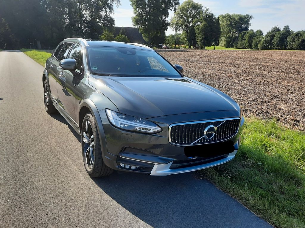 Image of Volvo V90 Cross Country