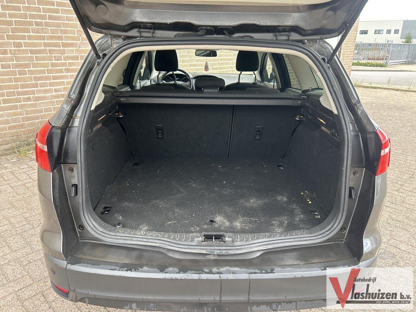 Ford Focus 2015 — photo 15
