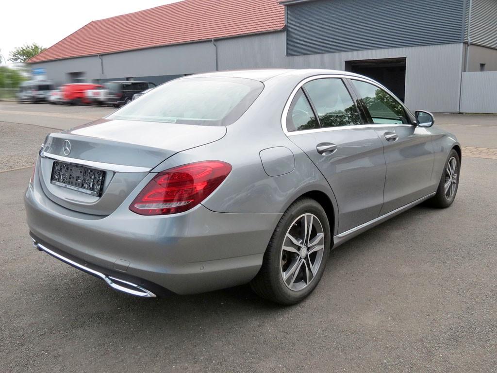 Mercedes-Benz C 220