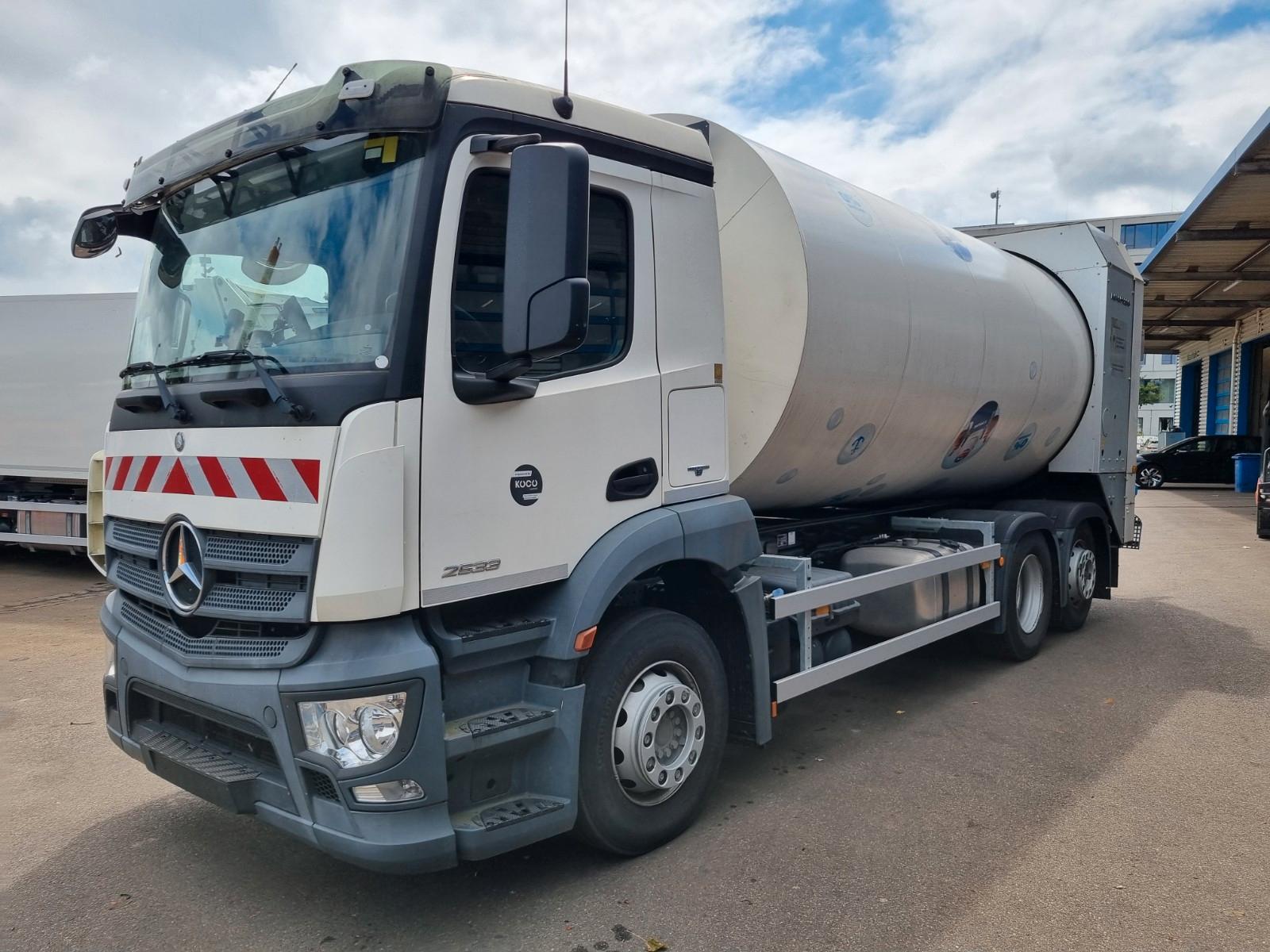 Mercedes-Benz Antos 2533 L  mit FAUN ROTOPRESS 521 L