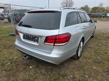 Mercedes E 220 - 12