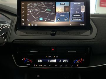 Nissan Qashqai Acenta 1.3 DIG-T 158PS AUTOMATIKNAVI