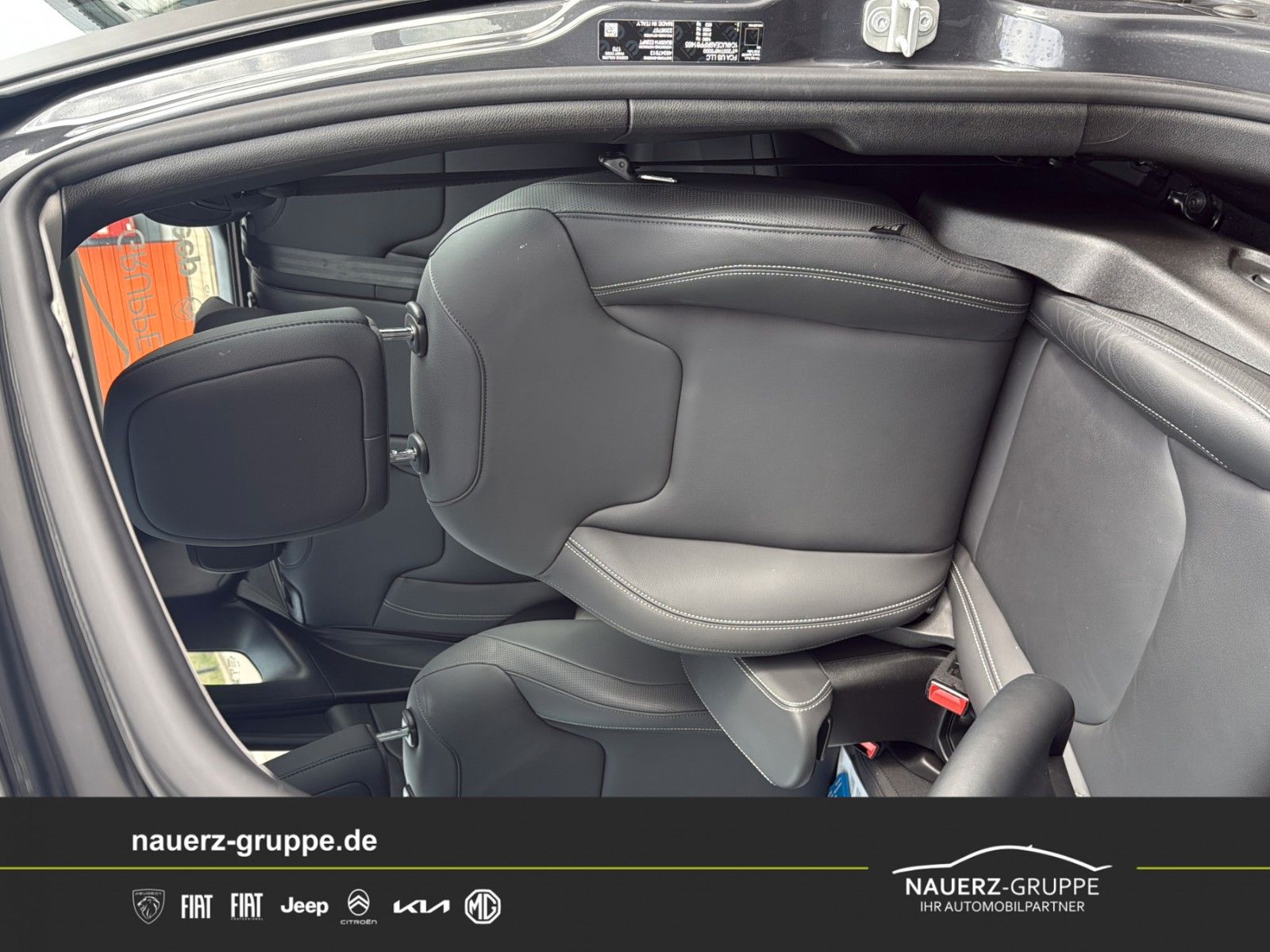 Fahrzeugabbildung Jeep Renegade Altitude