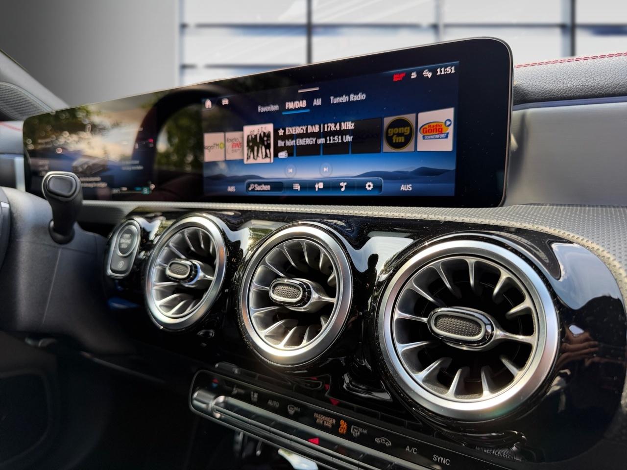 Mercedes-Benz CLA 200 SB AMG AHK Night Multibeam KeylessGo