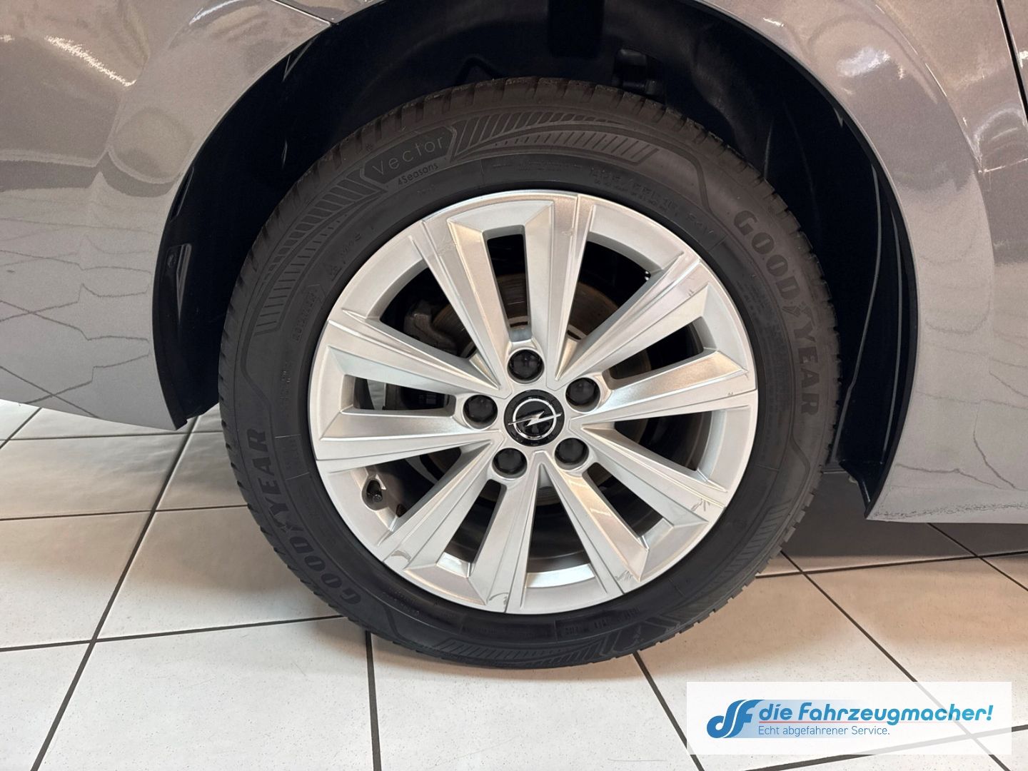 Fahrzeugabbildung Opel Astra L Sports Tourer Elegance Navi LED Apple Ca