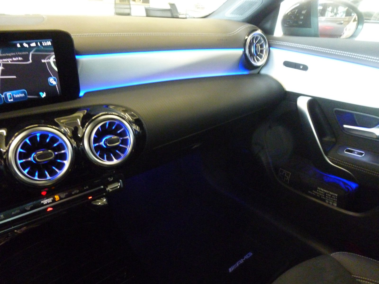 Mercedes-Benz CLA 180 AMG Sp. Edition Kamera Panod Totw Night foto 6