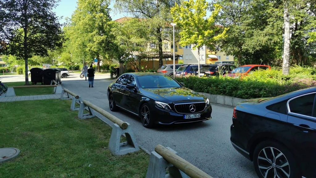 Image of Mercedes-Benz E 350