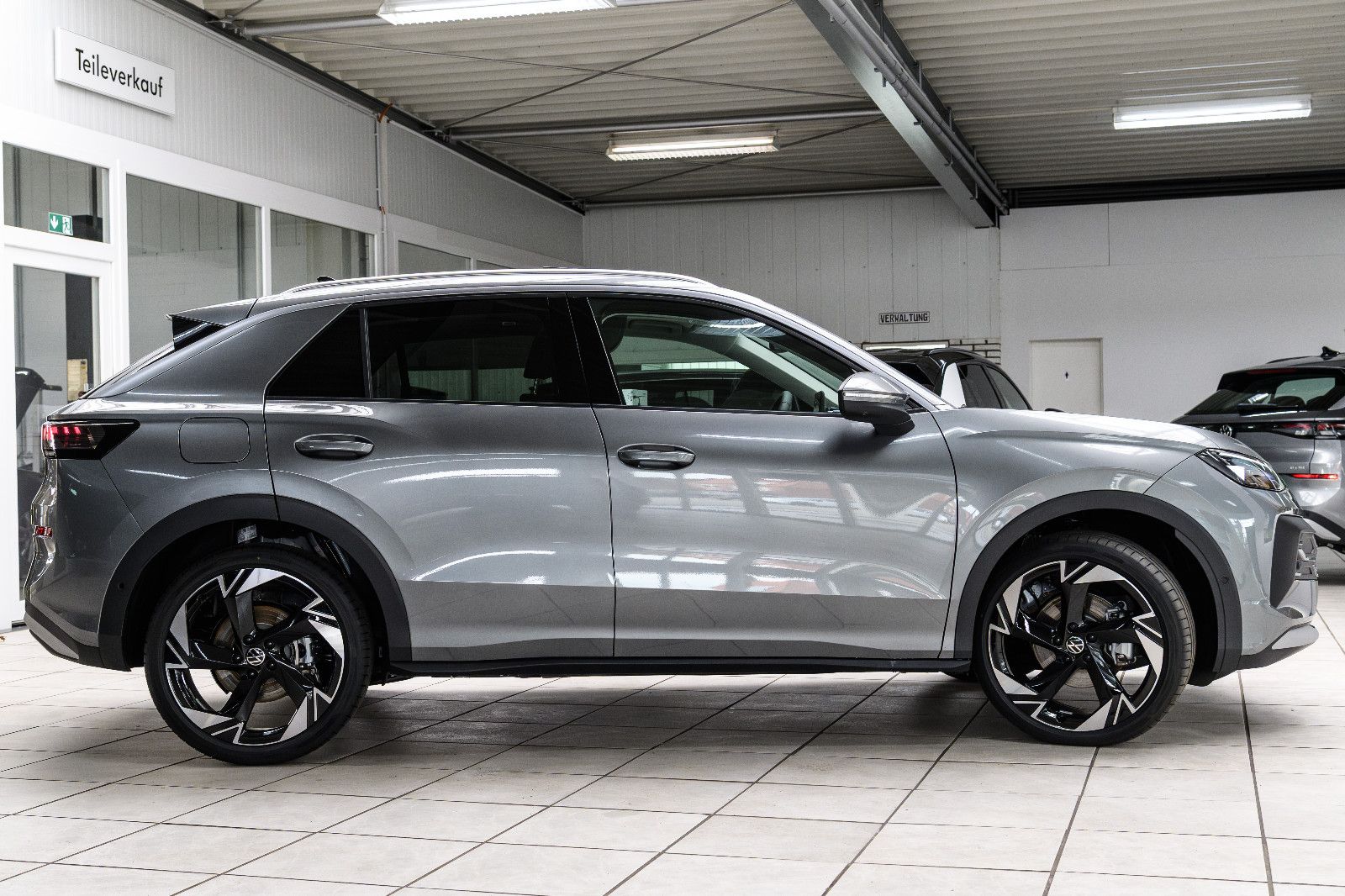 Fahrzeugabbildung Volkswagen T-Roc 1.5 eTSI Style el. Heckklappe+IQLight+Pano