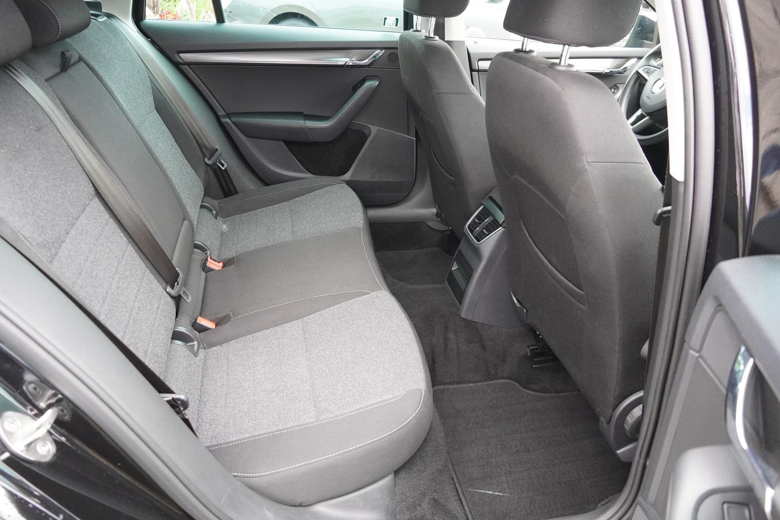 Skoda Octavia Combi 1.0 Soleil LED Navi ACC Keyless