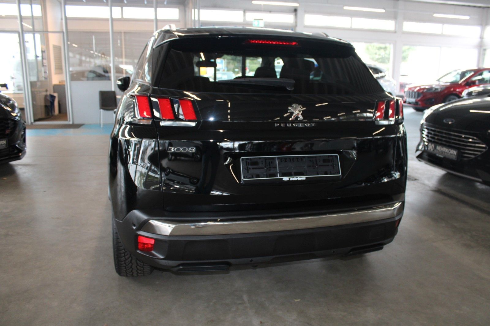 Fahrzeugabbildung Peugeot 3008 Allure Automatik AHK NAVI el.Heckklappe uvm